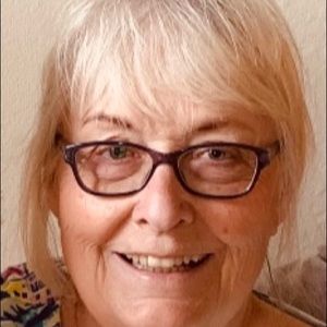 Meet your Posher, Lois